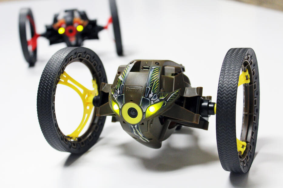 Using SOLIDWORKS Plastics to test wheel spokes from Parrot MiniDrone Jumping Sumo
